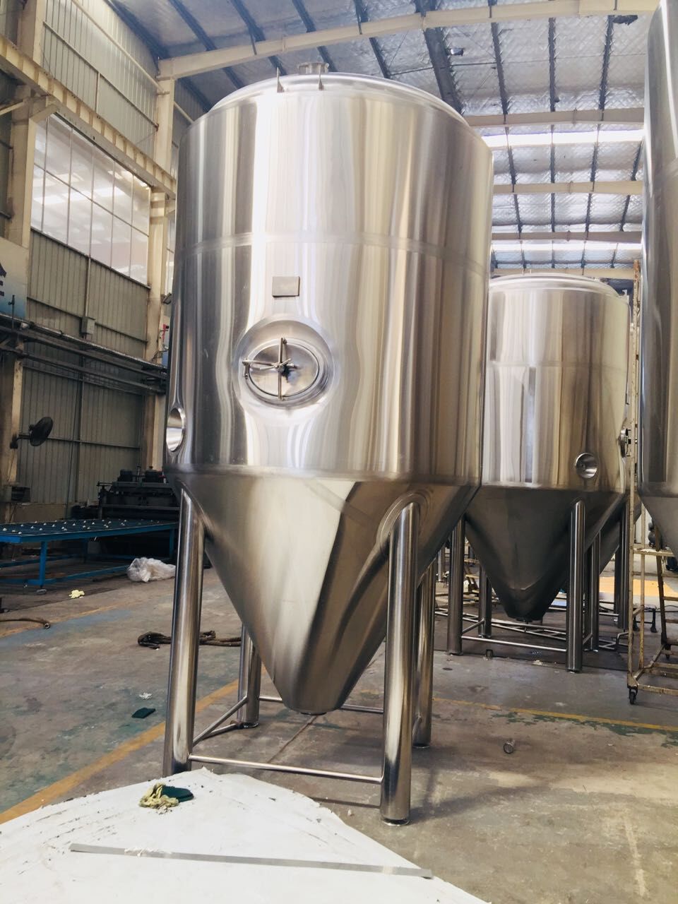 WEMAC manufacturer 3500L 25HL industrial Beer making breweing equipment machine sale well in Spain  ZXF